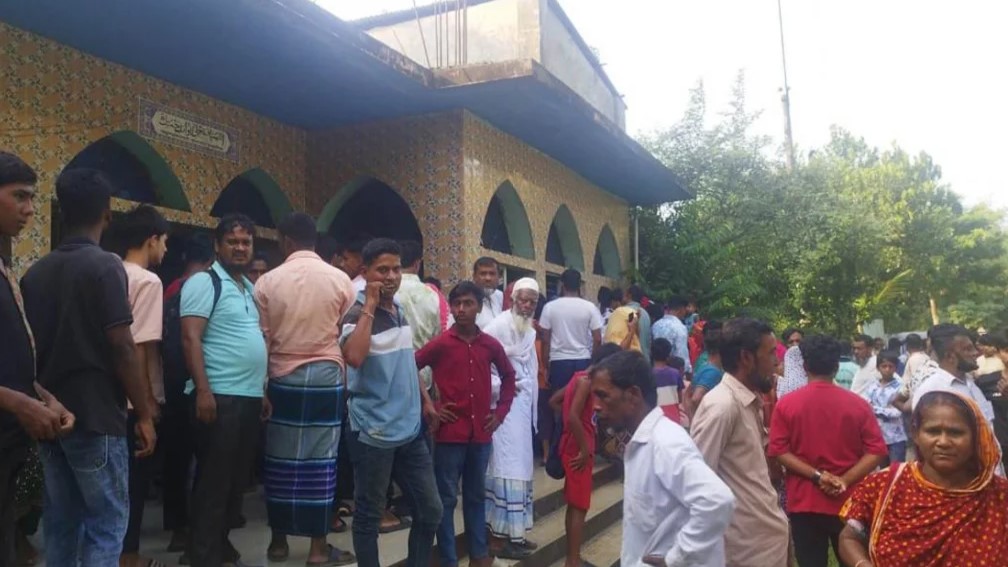 মসজিদের সিঁড়িঘর থেকে মিলল যুবকের ঝুলন্ত লাশ